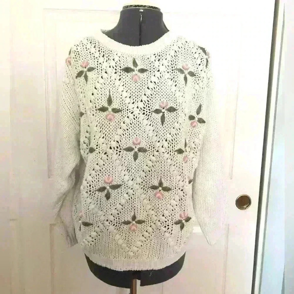 Vintage Sweaters - VTG Needles and Yarn White Chunky Knit Sweater with Flowers Women large